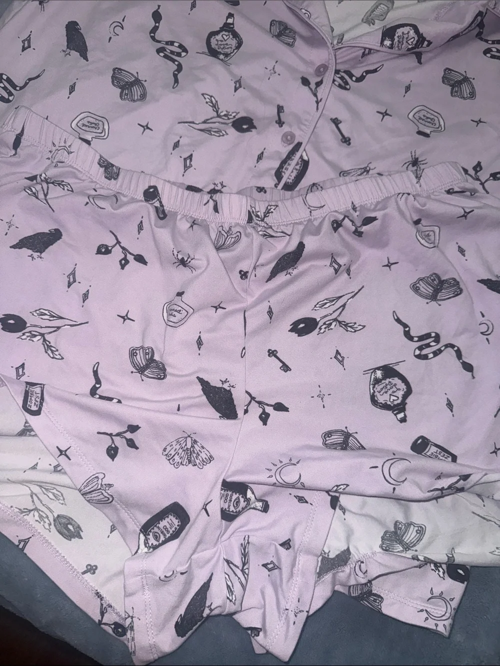 Halloween Graphic Print Two-Piece Pajama Set - Picture 4 of 5